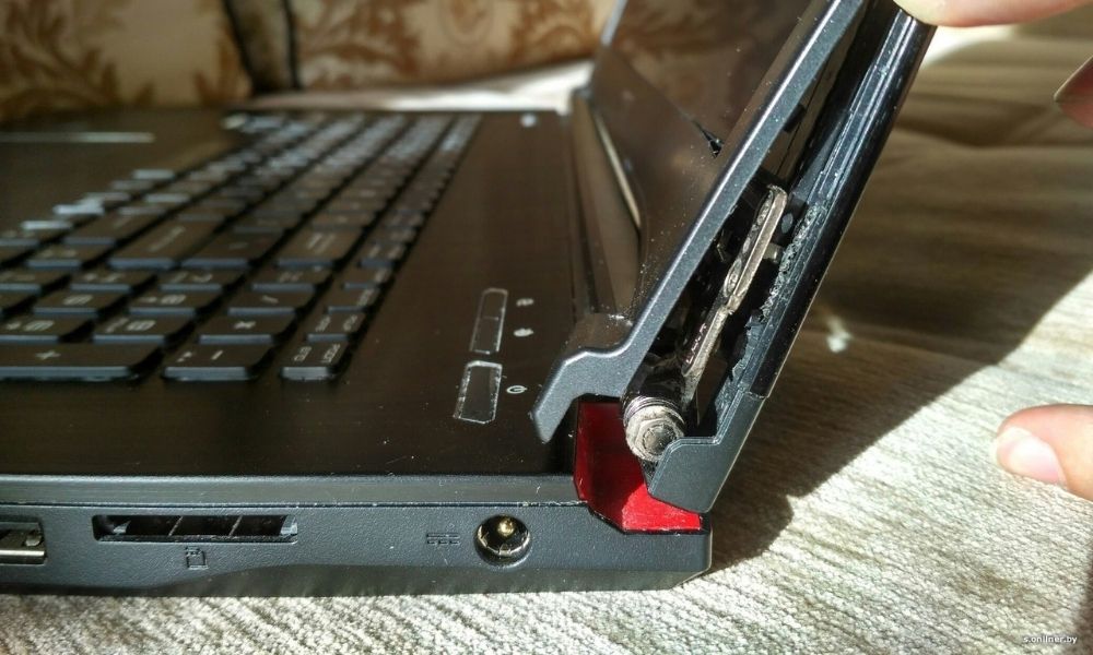 Acer Menteşe Değişimi Ve Tamiri
